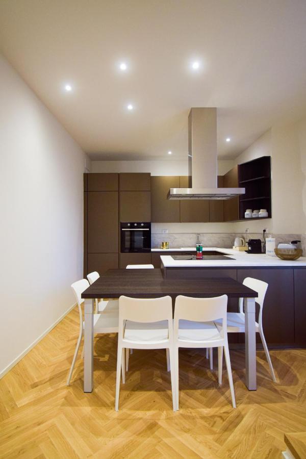 Sibilla Suite Apartment - Via Piella 14 โบโลญญา ภายนอก รูปภาพ