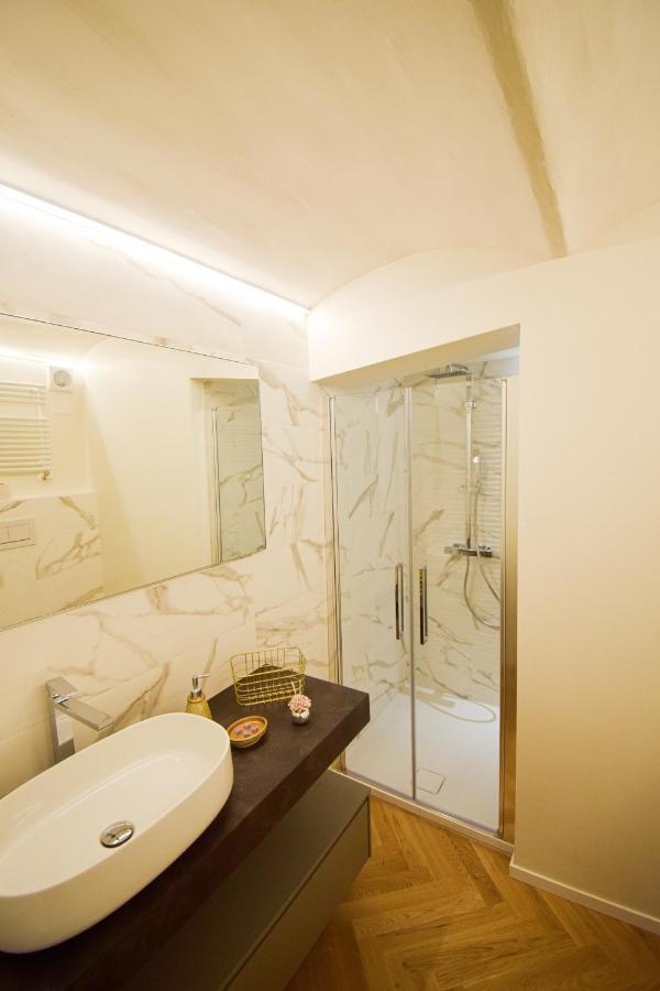 Sibilla Suite Apartment - Via Piella 14 โบโลญญา ภายนอก รูปภาพ