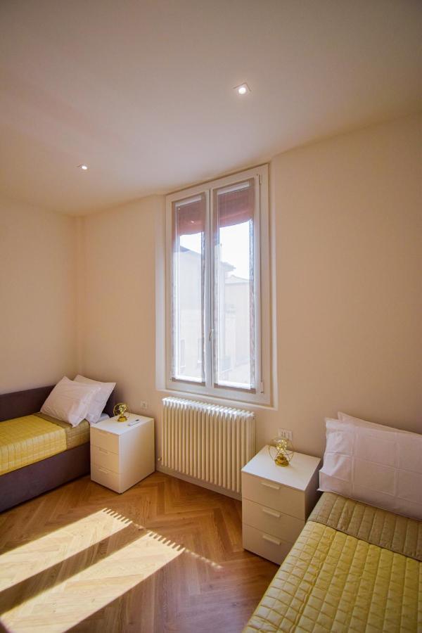 Sibilla Suite Apartment - Via Piella 14 โบโลญญา ภายนอก รูปภาพ