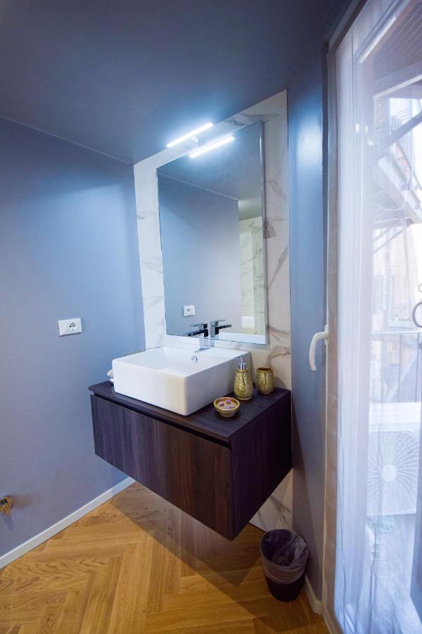 Sibilla Suite Apartment - Via Piella 14 โบโลญญา ภายนอก รูปภาพ