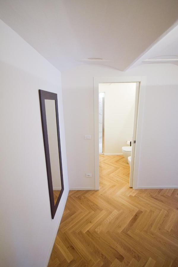 Sibilla Suite Apartment - Via Piella 14 โบโลญญา ภายนอก รูปภาพ
