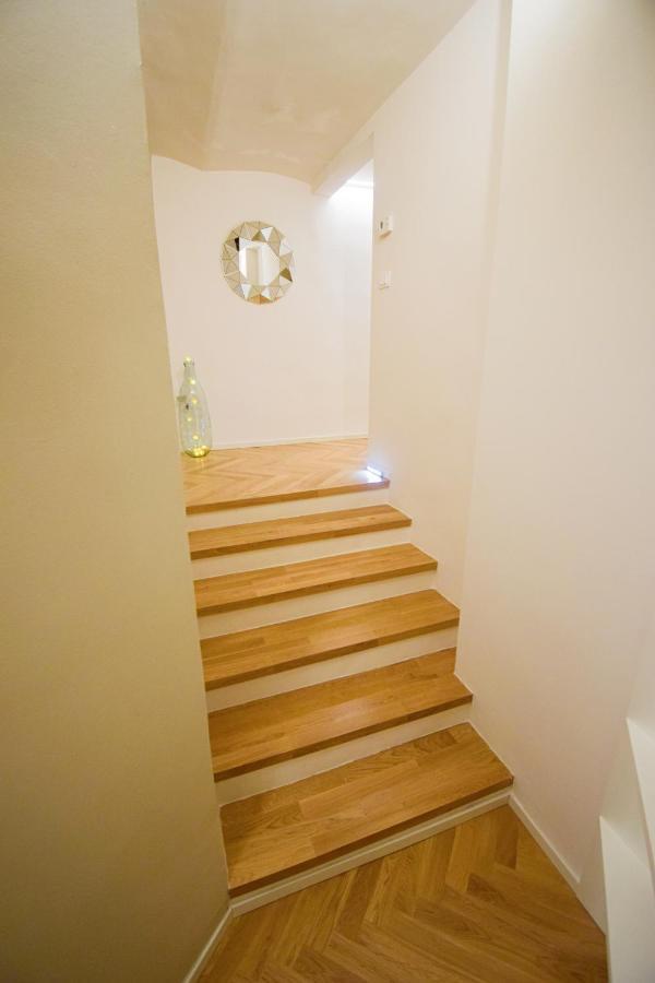 Sibilla Suite Apartment - Via Piella 14 โบโลญญา ภายนอก รูปภาพ